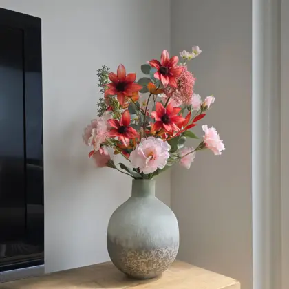 Zijden boeket met roze en oranje bloemen