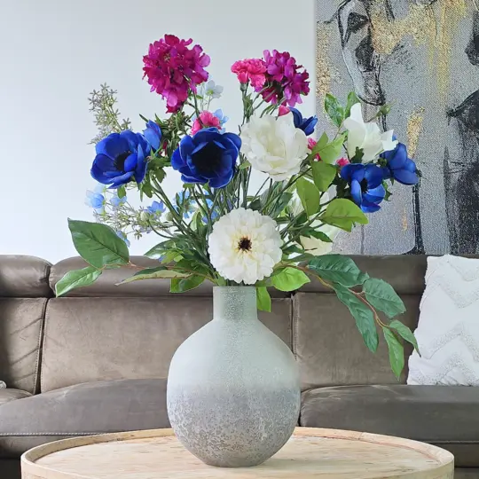 Zijden boeket met roze, witte en blauwe kleuren