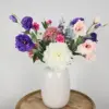 Zijden boeket met witte, roze en paarse tinten, luxe kunstbloemen voor interieur